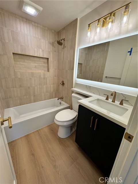1001 E Saint Andrew Place, Santa Ana CA: https://media.crmls.org/medias/ae655ffb-d6b6-4a69-8bf5-762d225d0552.jpg