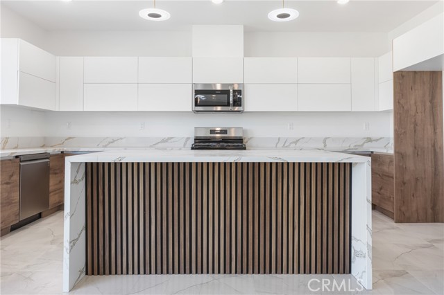 Detail Gallery Image 10 of 46 For 14424 Buvan Ct, Moreno Valley,  CA 92555 - 5 Beds | 3/1 Baths