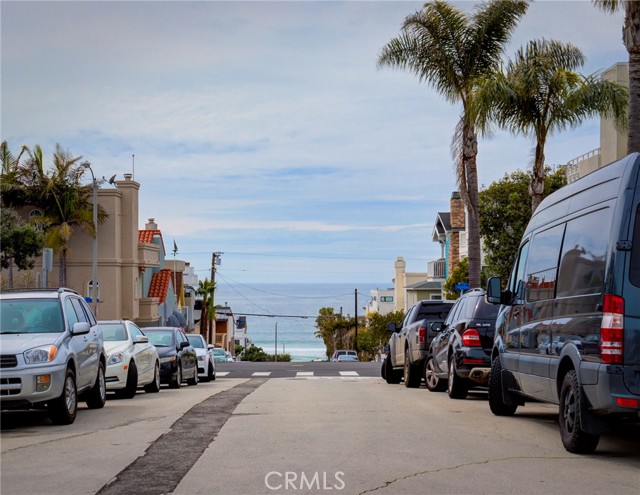 Detail Gallery Image 3 of 26 For 333 5th St, Manhattan Beach,  CA 90266 - 3 Beds | 2/1 Baths