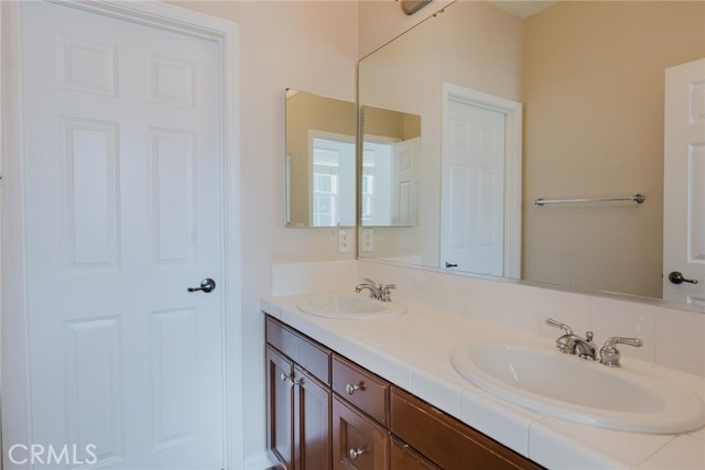 26052 Shadow Rock Lane, Valencia CA: https://media.crmls.org/medias/ae677e32-79e0-49e8-8edd-51e2b9dc7f59.jpg