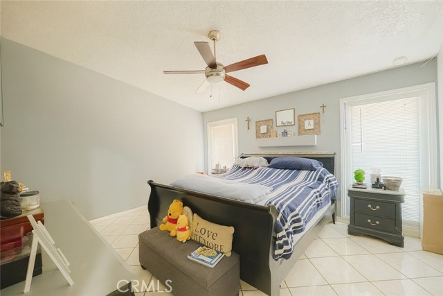14112 Pacoima Court, Victorville CA: https://media.crmls.org/medias/ae686355-8013-41a6-80c5-47f84540e35d.jpg