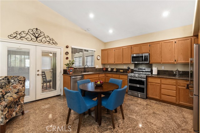 Detail Gallery Image 11 of 29 For 22701 Hannah Ct, Corona,  CA 92883 - 3 Beds | 2 Baths