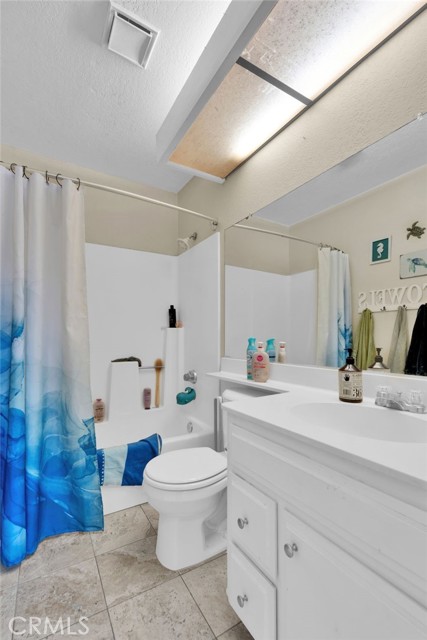 11359 Courtside, Victorville CA: https://media.crmls.org/medias/ae6af7d5-f6d7-4cc8-bcd5-114aa343f3cc.jpg