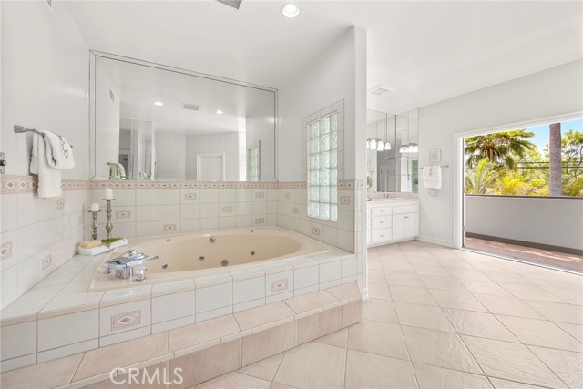 417 W Las Palmas Drive, Fullerton CA: https://media.crmls.org/medias/ae6c38e4-887d-4284-881c-e82dadd7e680.jpg
