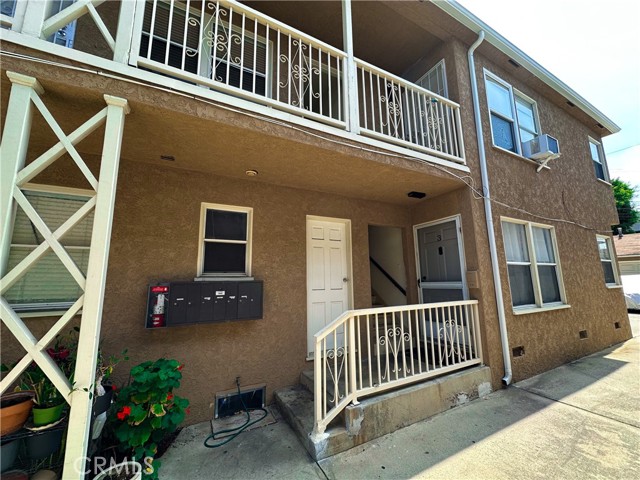 1436 S Holt Avenue, Los Angeles CA: https://media.crmls.org/medias/ae6e2cff-a0ed-4012-a95f-dc3255ed882a.jpg