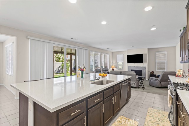 Detail Gallery Image 10 of 26 For 39562 Strada Pozzo, Lake Elsinore,  CA 92532 - 4 Beds | 3 Baths