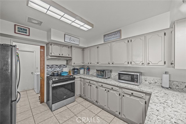 11857 11857 Mount Vernon, Grand Terrace CA: https://media.crmls.org/medias/ae6f5ec3-d1cf-4d18-85e7-efce2a72d036.jpg