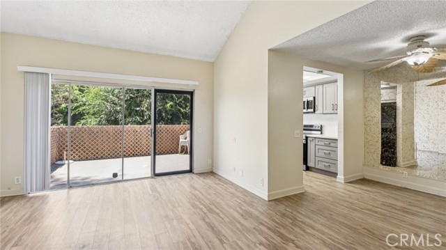 6816 Alondra Boulevard, Paramount CA: https://media.crmls.org/medias/ae6f9a2e-8f6f-41b3-b026-72aee9327102.jpg