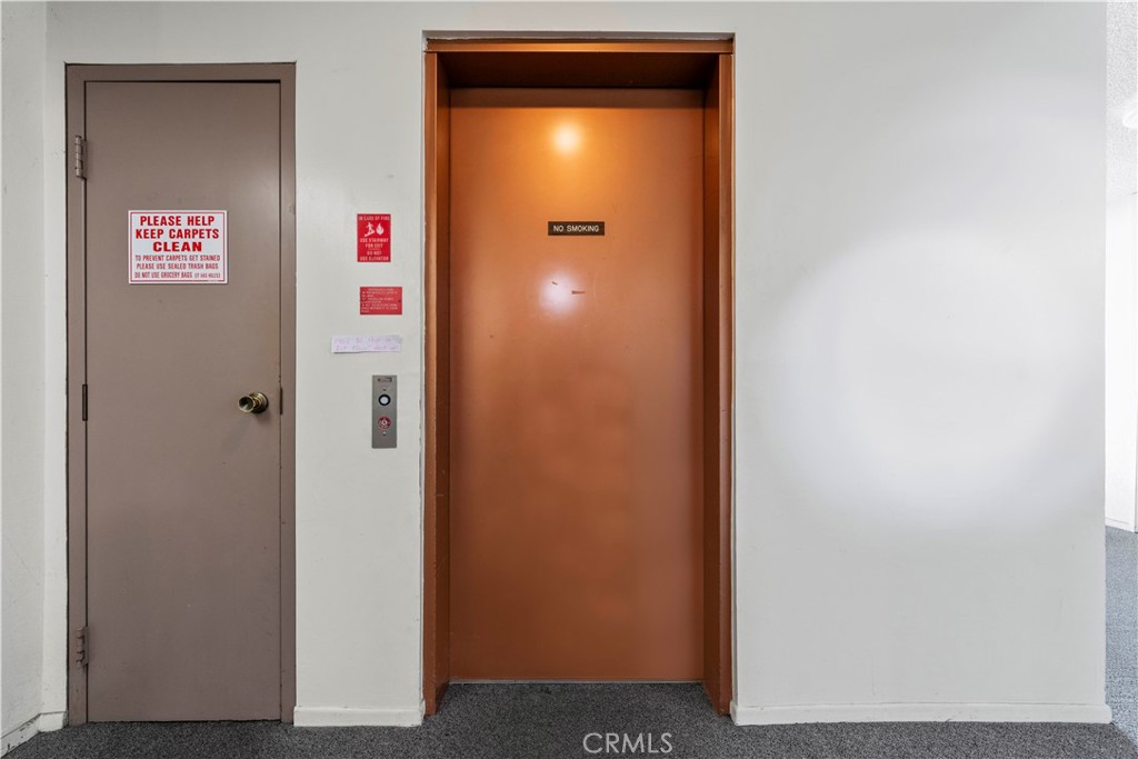 https://media.crmls.org/medias/ae70f2a7-6036-4657-9107-403dcf0c04a9.jpg?preset=X-Large