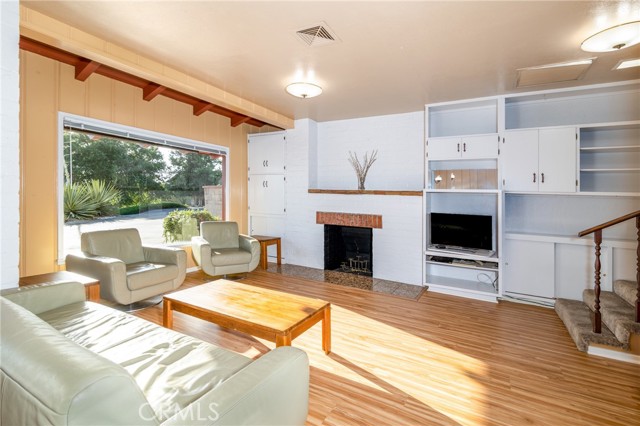 4899 Glenwood Drive, Riverside CA: https://media.crmls.org/medias/ae711b1e-8259-4bae-bd1b-f340f7d0ad2b.jpg
