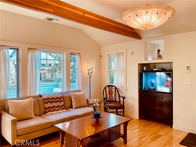 Detail Gallery Image 18 of 39 For 319 W 6th St, Claremont,  CA 91711 - 2 Beds | 2 Baths