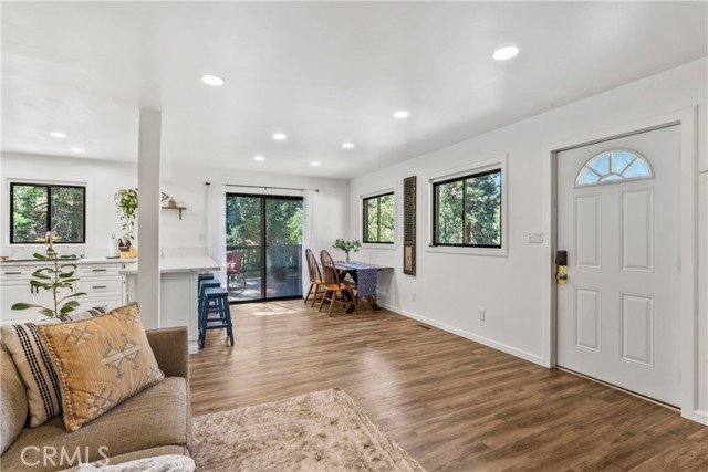 Detail Gallery Image 9 of 69 For 899 Blue Ridge, Lake Arrowhead,  CA 92385 - 3 Beds | 2 Baths