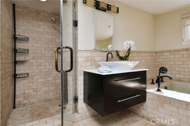 Detail Gallery Image 20 of 40 For 8383 Wyndham Rd, Los Angeles,  CA 90046 - 3 Beds | 2/1 Baths