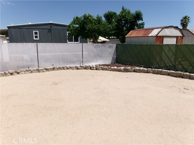 Detail Gallery Image 19 of 61 For 13983 Silver Lake Pl, Victorville,  CA 92395 - 3 Beds | 2 Baths