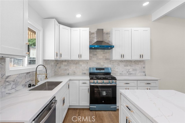 530 E 3rd Street, Rialto CA: https://media.crmls.org/medias/ae724edd-1ab2-4715-b611-391faf4dd0a7.jpg