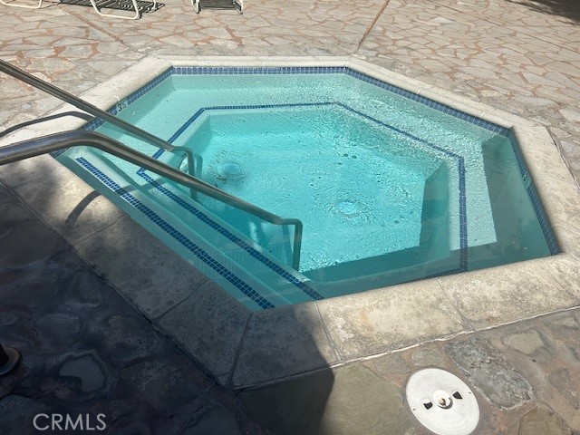 Detail Gallery Image 19 of 20 For 18307 Burbank, Tarzana,  CA 91356 - 1 Beds | 1 Baths