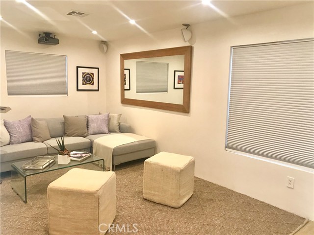 Detail Gallery Image 34 of 52 For 5714 Vantage Ave, Valley Village,  CA 91607 - 4 Beds | 3 Baths