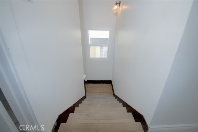 2101 Arlington Avenue, Los Angeles CA: https://media.crmls.org/medias/ae728856-a181-4471-a66f-5bd9f5fda118.jpg