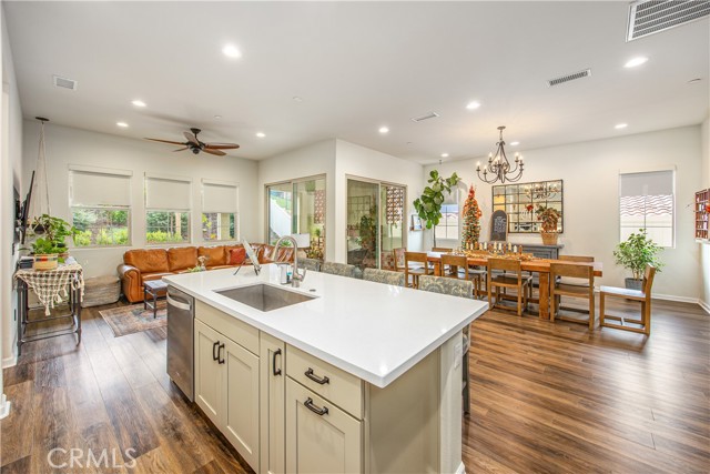 Detail Gallery Image 8 of 20 For 11145 Fourleaf Ct, Corona,  CA 92883 - 2 Beds | 2 Baths