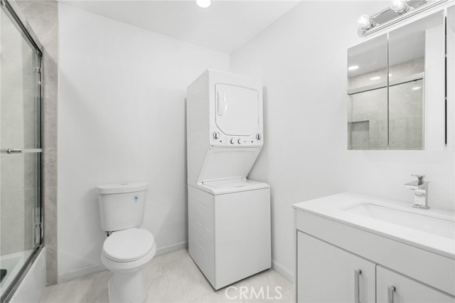 Detail Gallery Image 18 of 26 For 621 E Cedar a,  Burbank,  CA 91501 - 2 Beds | 1/1 Baths