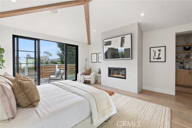 Detail Gallery Image 24 of 65 For 2104 Laurel Ave, Manhattan Beach,  CA 90266 - 5 Beds | 5/1 Baths
