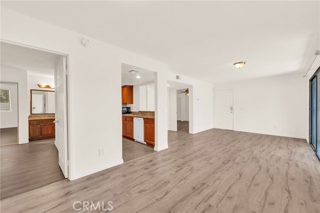 Detail Gallery Image 9 of 33 For 1110 W Blaine St #102,  Riverside,  CA 92507 - 2 Beds | 2 Baths