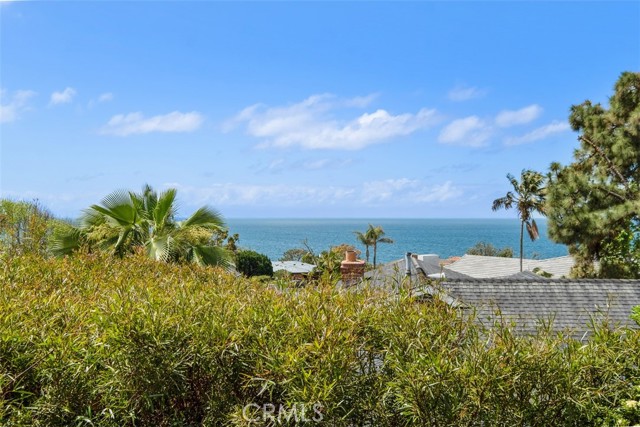 2 N Alta Mira Road, Laguna Beach, California 92651, 3 Bedrooms Bedrooms, ,2 BathroomsBathrooms,Residential Lease,For Rent,2 N Alta Mira Road,CRLG24001683