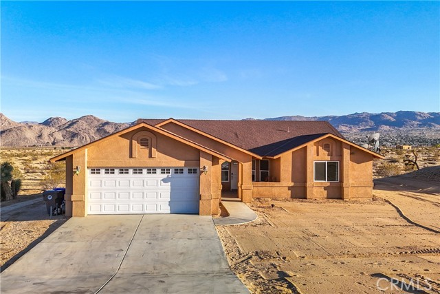 Detail Gallery Image 2 of 55 For 62201 Crestview Dr, Joshua Tree,  CA 92252 - 3 Beds | 2 Baths