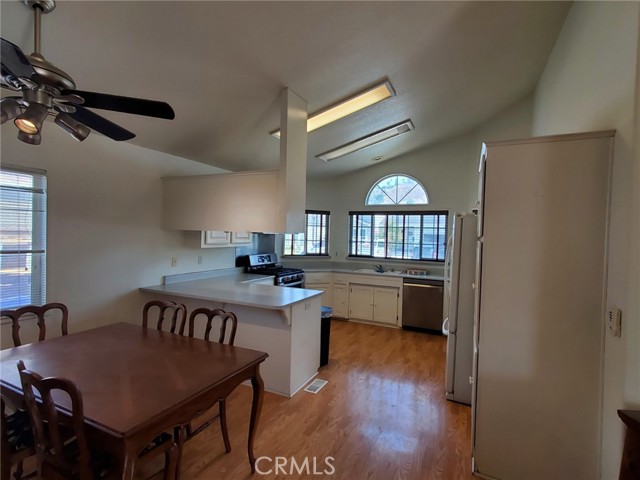 Detail Gallery Image 10 of 22 For 20042 Canyon View Dr #74,  Canyon Country,  CA 91351 - 3 Beds | 2 Baths