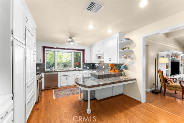 1215 Mira Monte Drive, Redlands CA: https://media.crmls.org/medias/ae775aa8-5b65-42b8-bcff-749a20a3738e.jpg