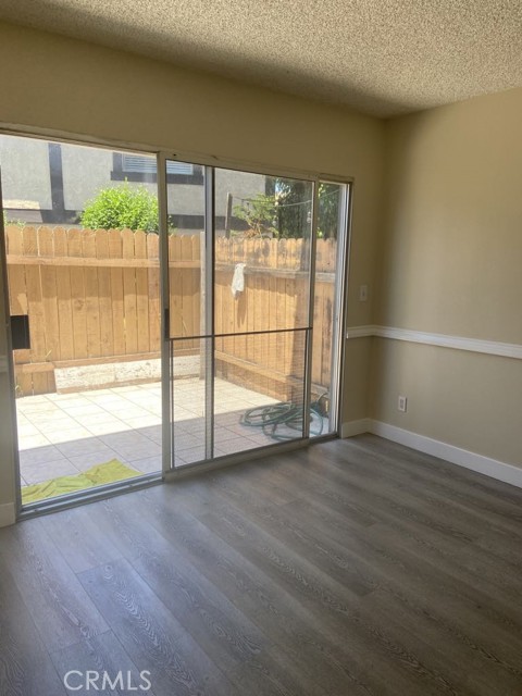 9800 Vesper Avenue, Panorama City CA: https://media.crmls.org/medias/ae794b77-0724-4ea3-af6a-f82fb9d83bf2.jpg