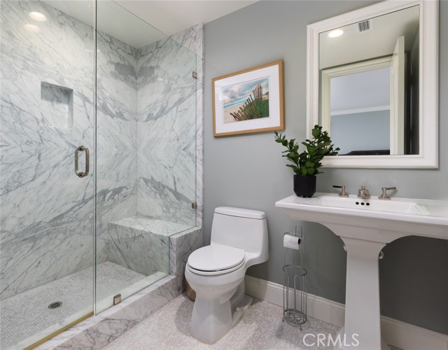 Detail Gallery Image 18 of 69 For 125 Kings Pl, Newport Beach,  CA 92663 - 5 Beds | 6/1 Baths