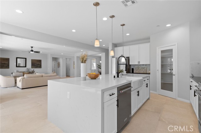 Detail Gallery Image 29 of 54 For 5612 Levanto St, Bakersfield,  CA 93306 - 4 Beds | 3 Baths