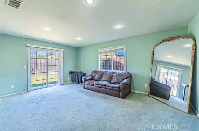 Detail Gallery Image 10 of 28 For 8707 Byers St, Downey,  CA 90242 - 4 Beds | 2 Baths