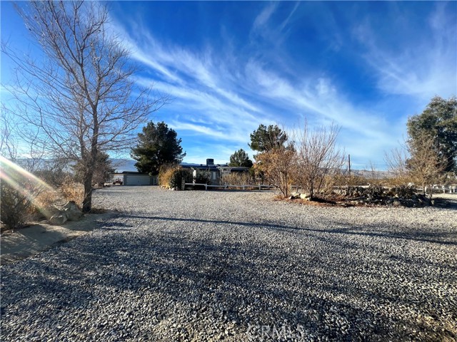 Detail Gallery Image 3 of 74 For 33895 Sunset Rd, Lucerne Valley,  CA 92356 - 5 Beds | 3/1 Baths