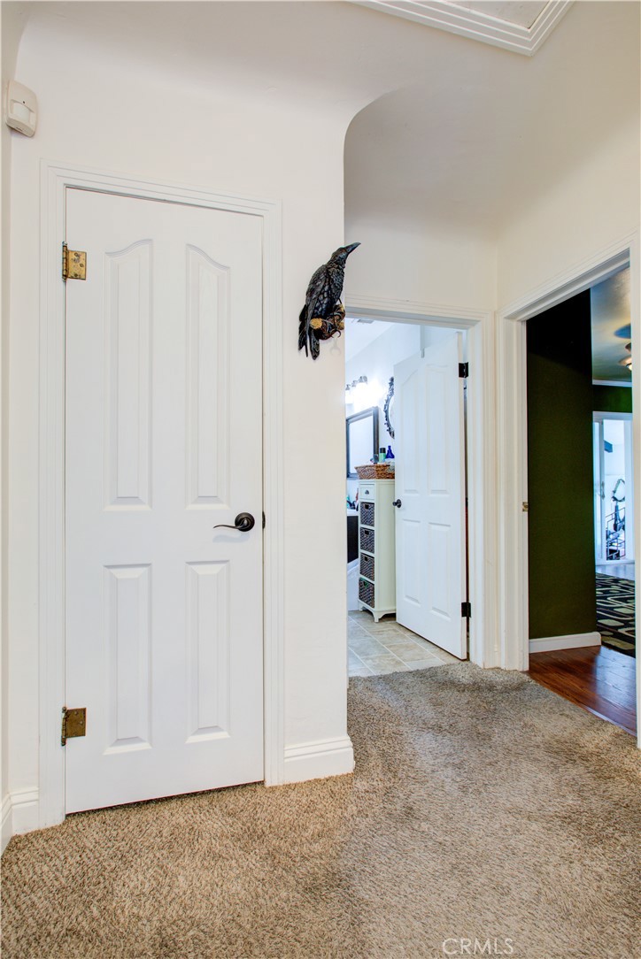 https://media.crmls.org/medias/ae7c723e-59c8-46d5-a771-2035dd94751b.jpg?preset=X-Large