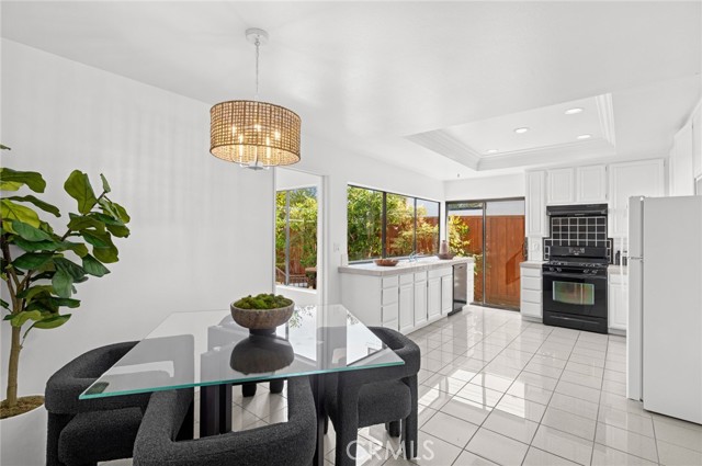 Detail Gallery Image 19 of 26 For 2030 Port Weybridge, Newport Beach,  CA 92660 - 3 Beds | 2 Baths