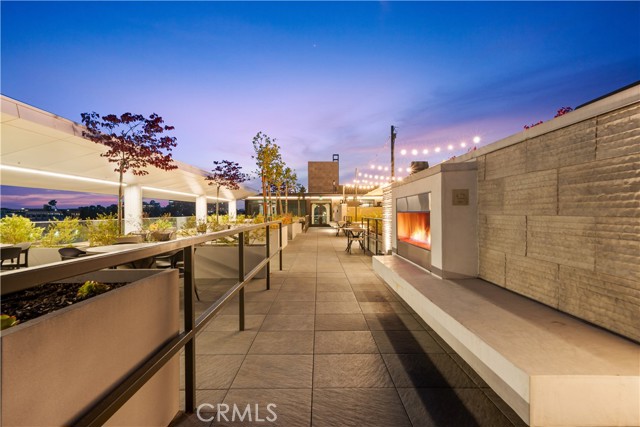 709 E Walnut Street, Pasadena CA: https://media.crmls.org/medias/ae7cdb0f-aceb-49ed-abe1-ce3c3d2c6a9d.jpg