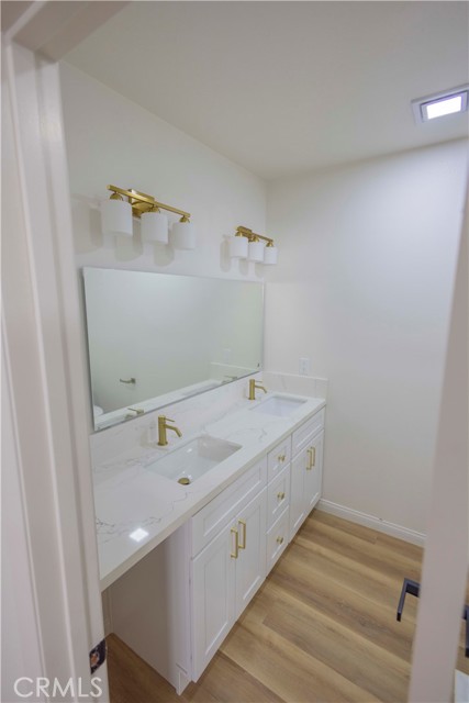 Detail Gallery Image 16 of 48 For 2122 W 10th St, Santa Ana,  CA 92703 - – Beds | – Baths