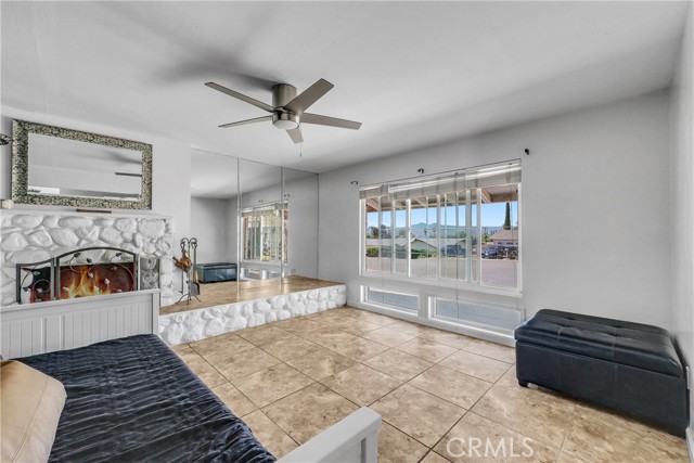 5622 Sharon Way, Jurupa Valley CA: https://media.crmls.org/medias/ae7d0cd9-9887-4509-a8b3-92be8954418e.jpg