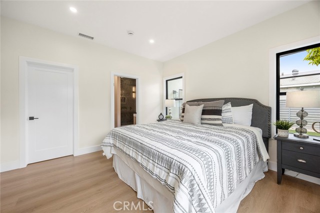 Image 19 of 27 For 5702 Huntdale Street