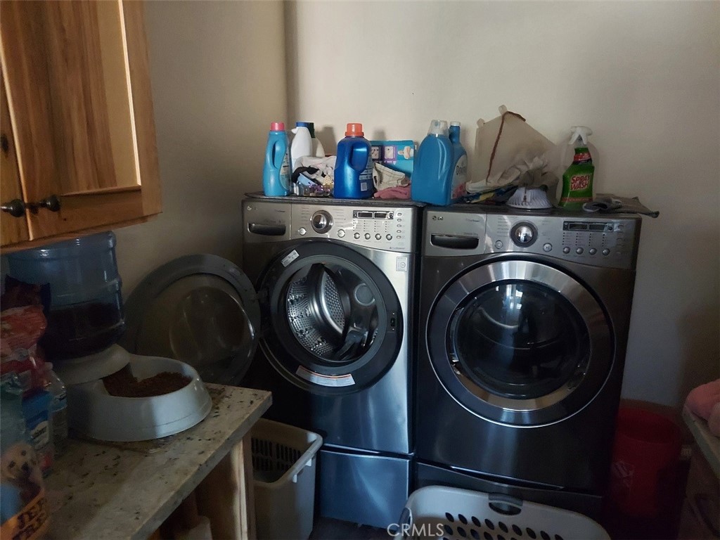 https://media.crmls.org/medias/ae7dc3d2-3daf-43f2-a9be-9d82032fa89c.jpg?preset=X-Large