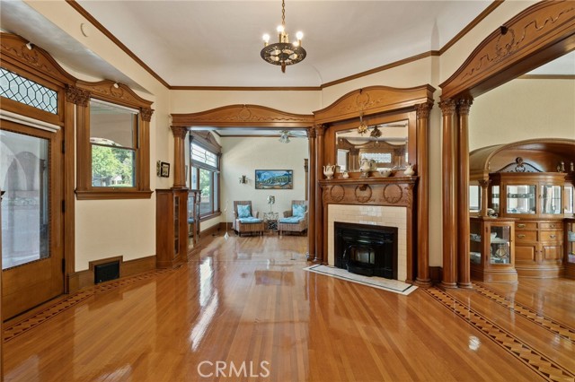405 W Olive Avenue, Redlands CA: https://media.crmls.org/medias/ae7ea86c-0558-42f8-b98a-b1b603bebd6f.jpg