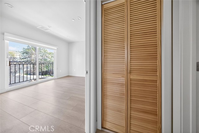 Detail Gallery Image 11 of 31 For 8334 Calvin Ave, Northridge,  CA 91324 - 2 Beds | 3 Baths