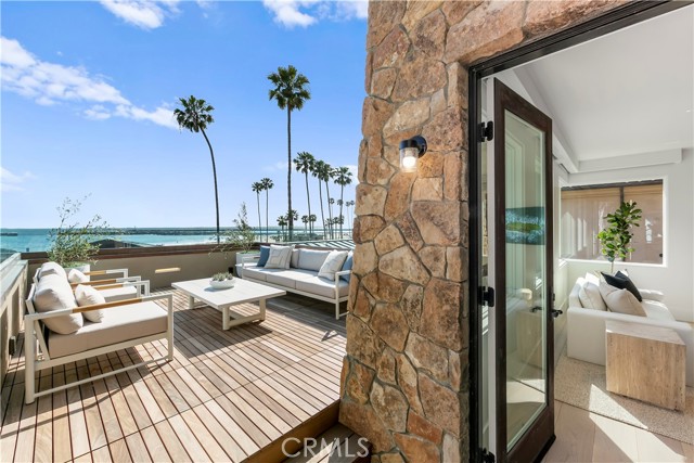 Detail Gallery Image 16 of 43 For 3130 Breakers Dr, Corona Del Mar,  CA 92625 - 3 Beds | 2/1 Baths