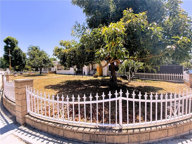 Detail Gallery Image 3 of 35 For 2302 8th St, La Verne,  CA 91750 - 7 Beds | 4 Baths