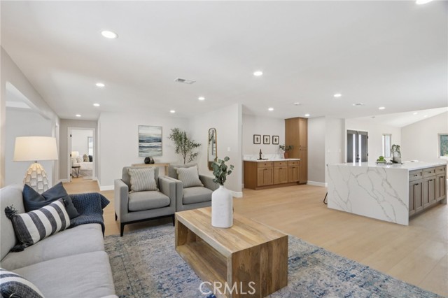 15631 Harvest Street, Granada Hills CA: https://media.crmls.org/medias/ae805ee6-5e0b-4f22-ab9c-53218580d93f.jpg