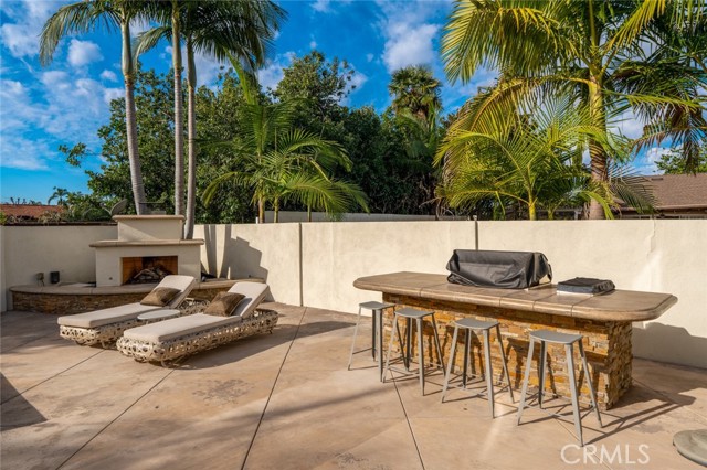 Detail Gallery Image 8 of 53 For 969 Azalea Dr, Costa Mesa,  CA 92626 - 5 Beds | 3 Baths