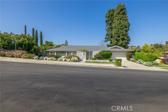 Detail Gallery Image 6 of 62 For 18621 Paseo Nuevo Dr, Tarzana,  CA 91356 - 4 Beds | 3/1 Baths