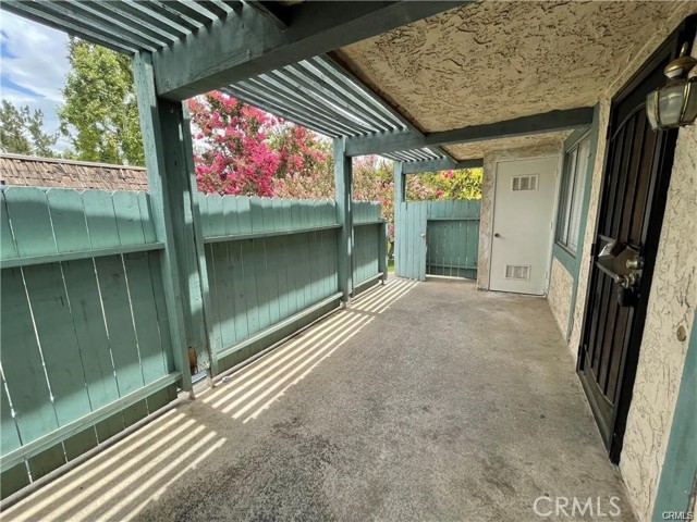 Detail Gallery Image 3 of 15 For 2560 Gonzaga Ln, Riverside,  CA 92507 - 3 Beds | 2 Baths
